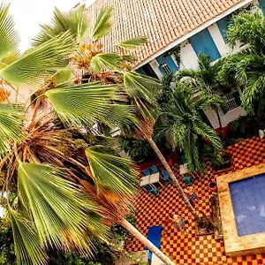 Media Luna Hostal